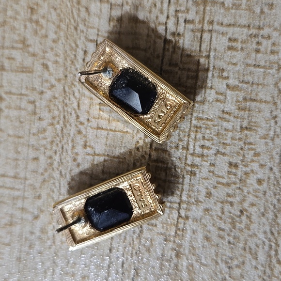 Vintage S.A.L Swarovski baguette stud black crystal cleae and gold studs 80s - Picture 2 of 4